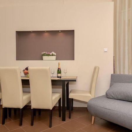Corvina Apartment Budapest With Free Private Parking Exteriör bild
