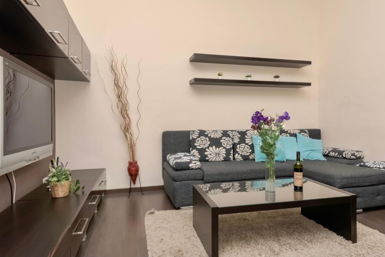 Corvina Apartment Budapest With Free Private Parking Exteriör bild