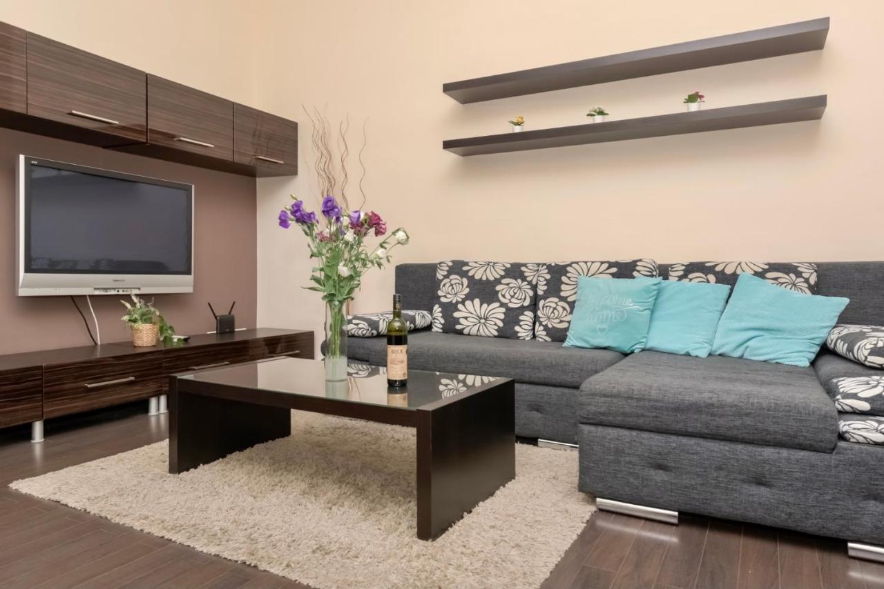 Corvina Apartment Budapest With Free Private Parking Exteriör bild