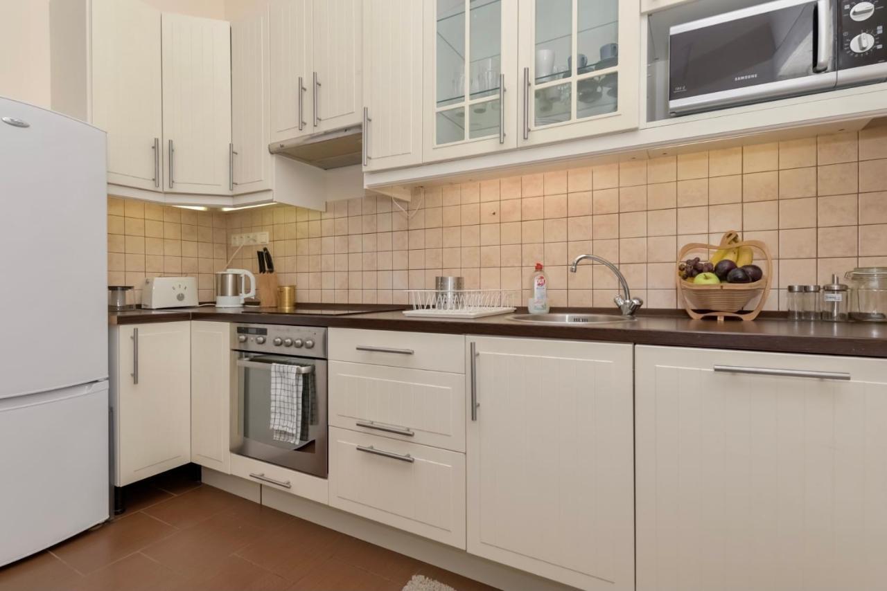 Corvina Apartment Budapest With Free Private Parking Exteriör bild