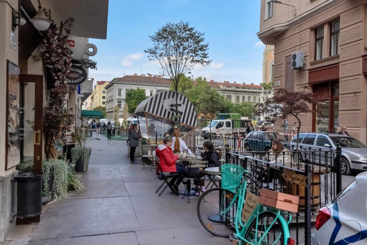 Corvina Apartment Budapest With Free Private Parking Exteriör bild