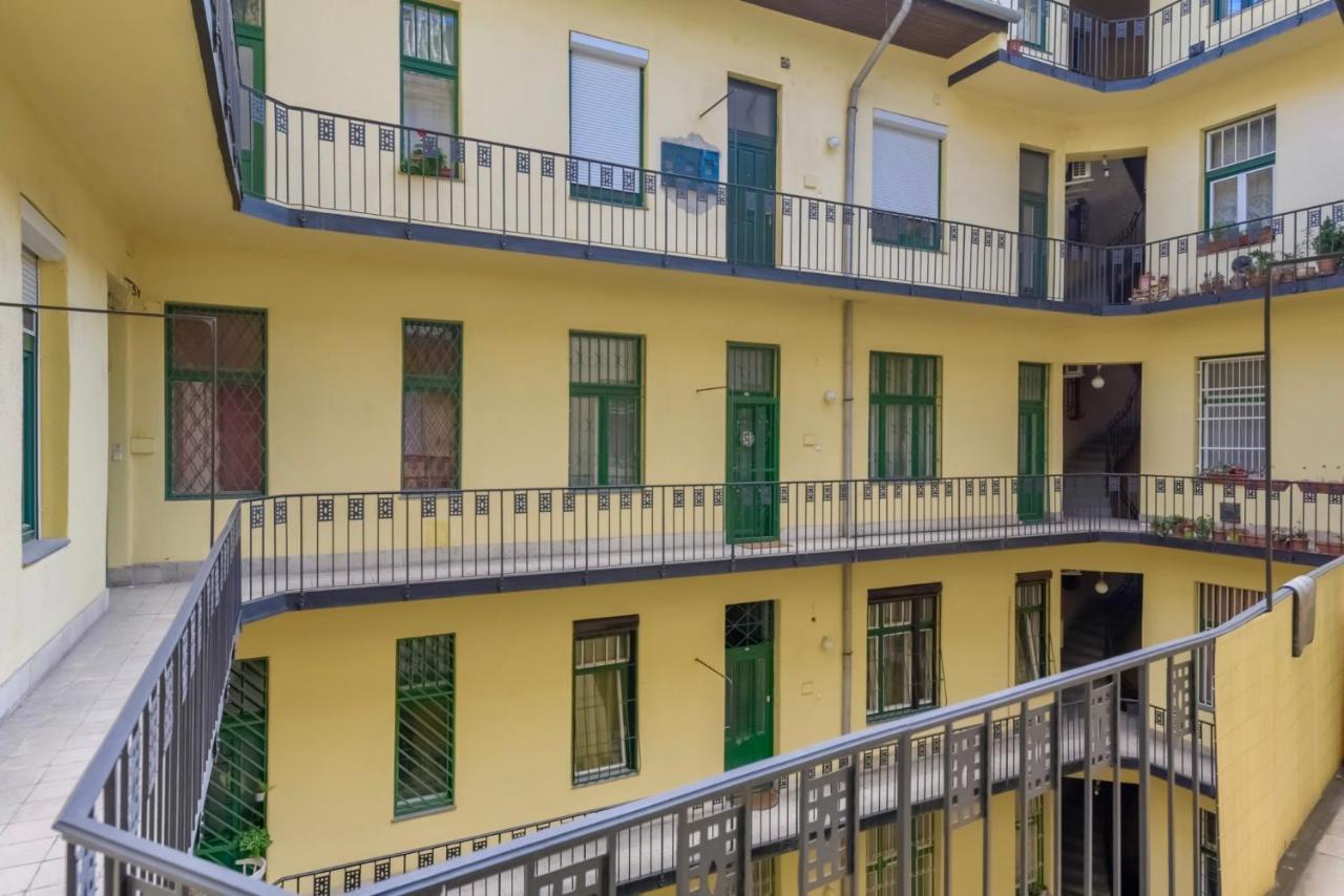 Corvina Apartment Budapest With Free Private Parking Exteriör bild