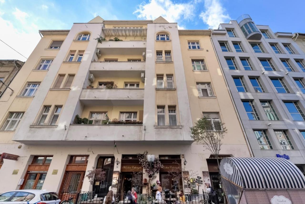 Corvina Apartment Budapest With Free Private Parking Exteriör bild