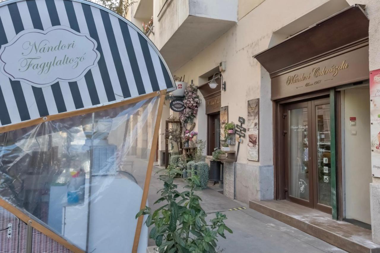 Corvina Apartment Budapest With Free Private Parking Exteriör bild
